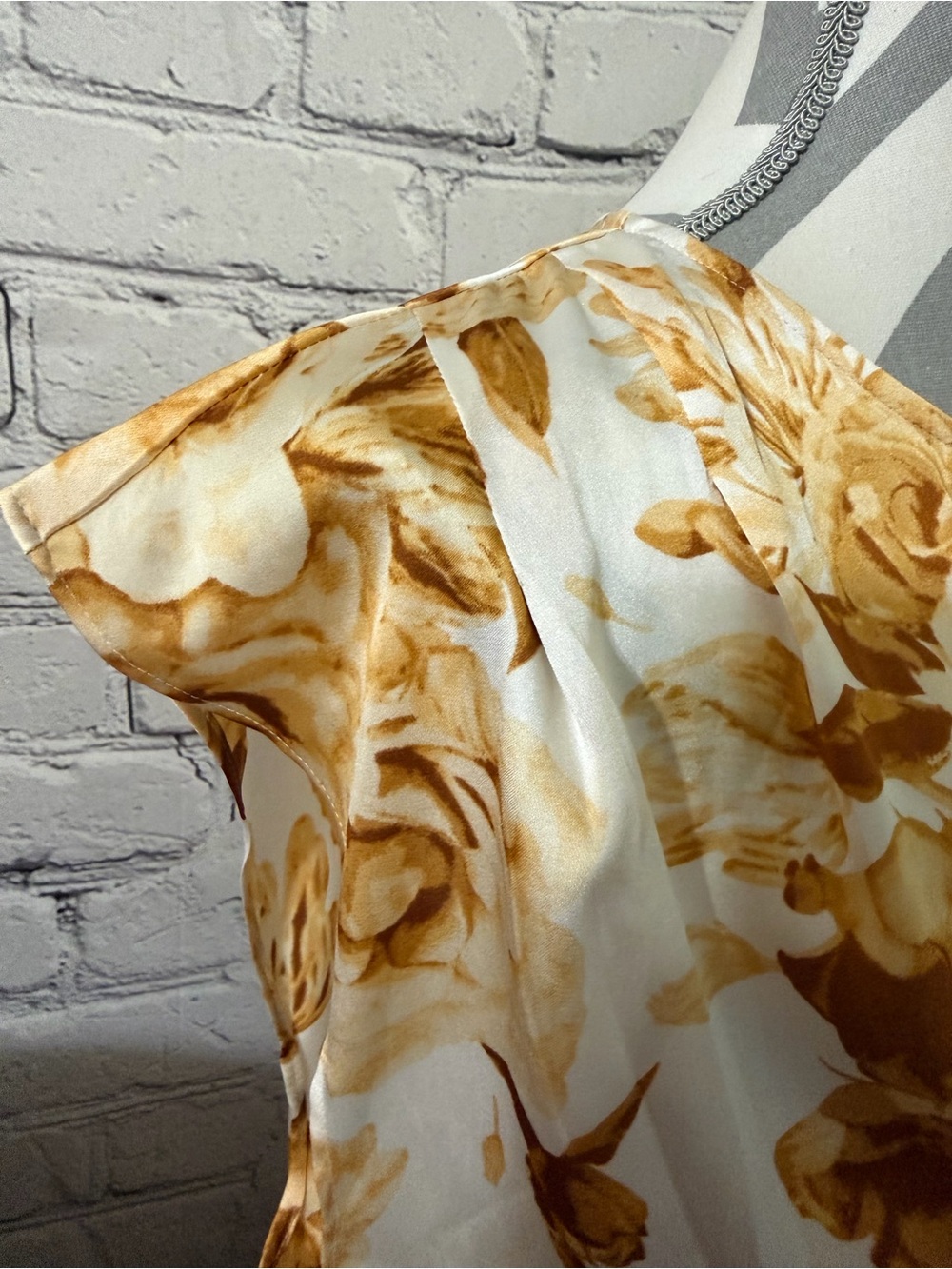 Express Blouse - Picture 4 of 8